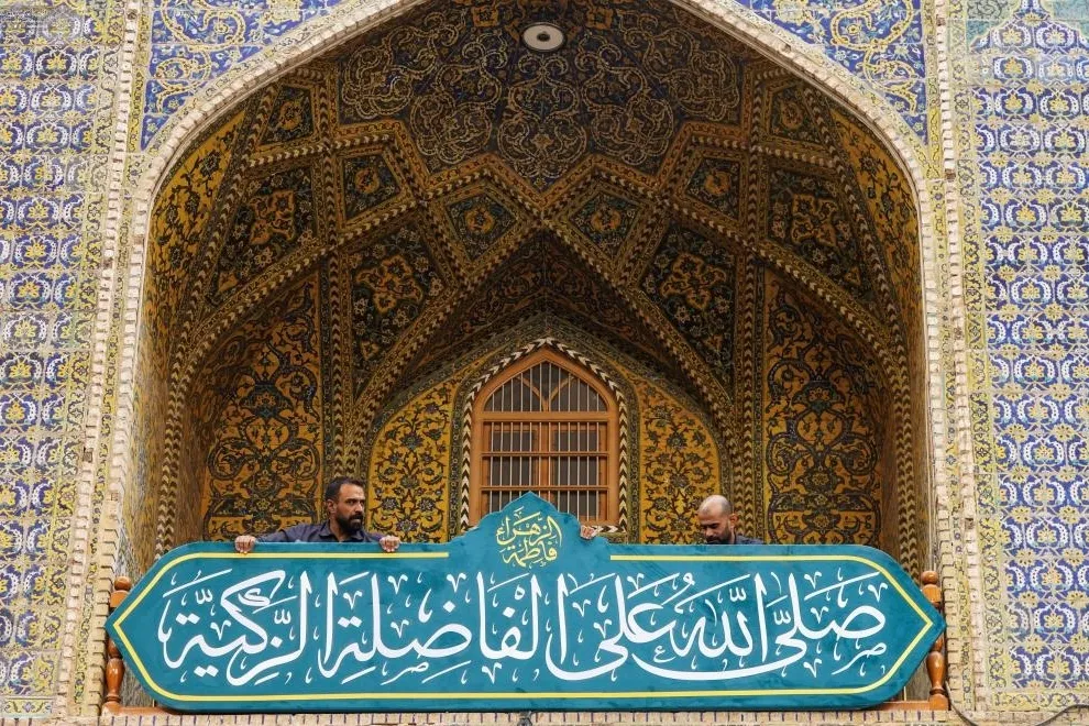 آماده‌سازی حرم مطهر علوی در سالروز ولادت حضرت فاطمه(س) و هفته عفاف + عکس