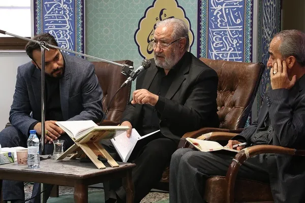 جلسه تفسیر قرآن ویژه مدیران اجرایی آذربایجان‌شرقی