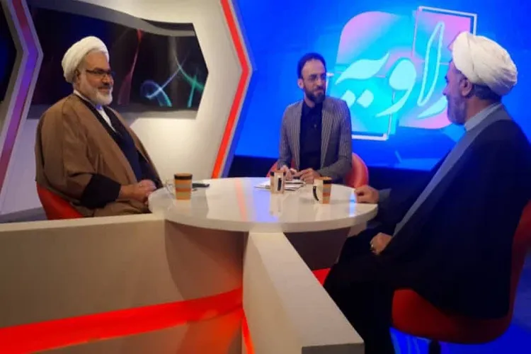 بررسی مناسبات بین نهاد ولایت فقیه، نهاد  دولت و مردم در زاویه