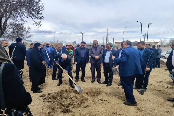 مراسم درختکاری «نهال امید به نیت شهدا» در اردبیل برگزار شد