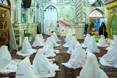 مراسم جشن تکلیف 42 دختر در امامزاده پنج تن لویزان