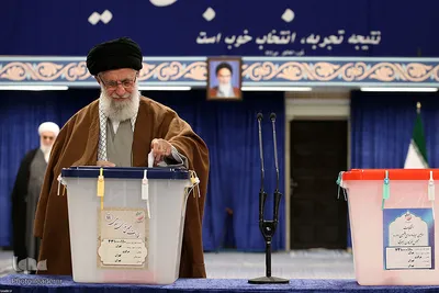 حضور رهبر معظم انقلاب در پای صندوق رأی
