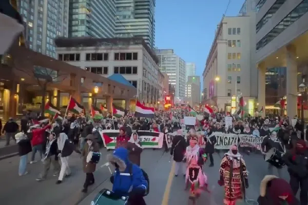 Toronto: Milhares de pessoas protestam contra o ataque israelense em Gaza no quarto mês