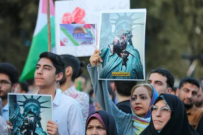 تجمع دانشگاهیان دانشگاه‌های شیراز در حمایت از خیزش دانشجویان آمریکا و اروپا