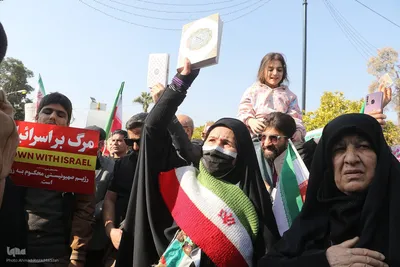 راهپیمایی شیرازی ها بر علیه اغتشاشگران