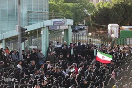 اجتماع مردم مشهد برای شهادت خادم‌الرضا(ع)
