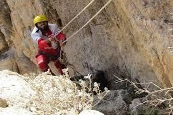 نجات جان سه فرد گرفتار در سیلاب در شهرستان کوهرنگ