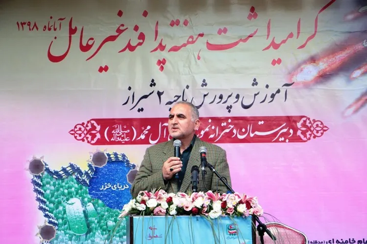 زیر سؤال بردن هویت ایرانی ـ اسلامی؛ از اهداف دشمن در جنگ تركیبی
