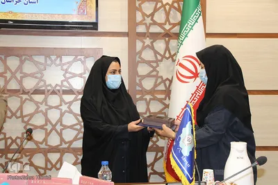 اهدای تبلت به دانش آموزان خراسان جنوبی