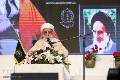 آیت الله احمد جنتی، رئیس مجلس خبرگان رهبری و رئیس شورای هماهنگی تبلیغات اسلامی درهمایش تجلیل از یاوران چهملین سالگرد پیروزی انقلاب