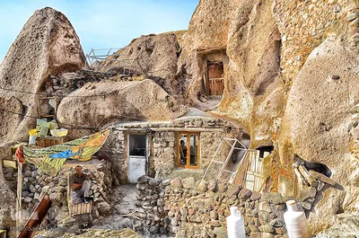 زندگی در دل صخره (روستای کندوان)