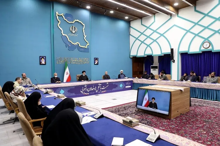 دولت با نگاه فرهنگی موضوع عفاف و حجاب را دنبال می‌کند