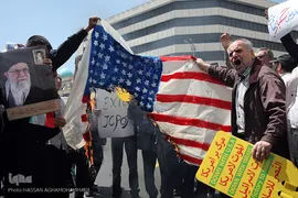 راهپیمایی نمازگزاران تهرانی در حمایت از بیانیه شورای عالی امنیت ملی