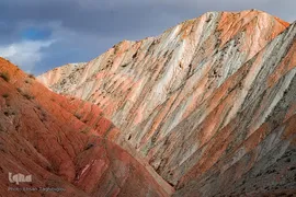 کوه‌های رنگی ماهنشان، در  جنوب غربی استان زنجان، از شگفت‌انگیزترین جاذبه‌های طبیعی ایران 