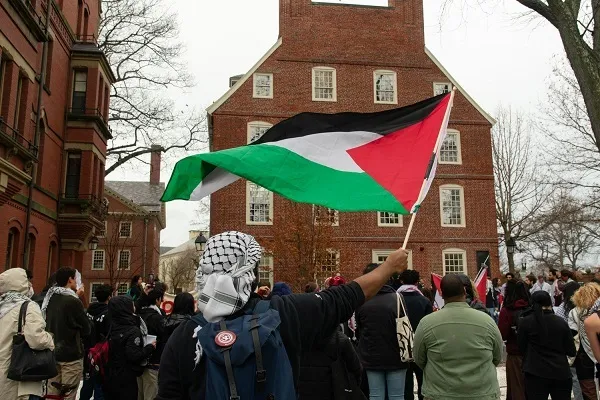 Harvard Faces Civil Rights Complaint from Muslim, Palestinian Students