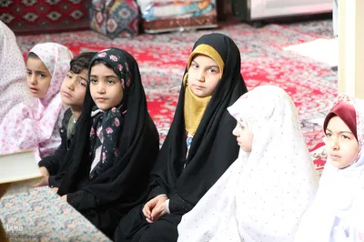 اعتکاف مادر فرزندی در ملایر