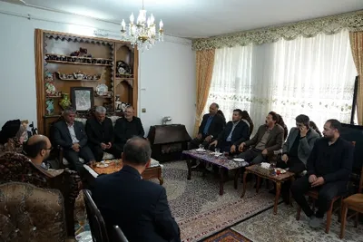 دیدار خانواده شهید مسعود آب‌روشن 