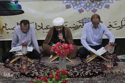 آیین جزء خوانی قرآن کریم امامزادگان عبدالله و آمنه خاتون (ع)/عکاس:زهرا بهرامی 
