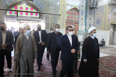 حضور وزیر ارشاد در حرم علی‌بن مهزیار اهوازی
