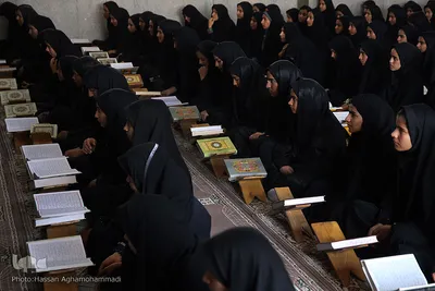 کاروان قرآنی انقلاب در دبیرستان عشایری شبانه روزی عفاف شهرستان عنبرآباد
