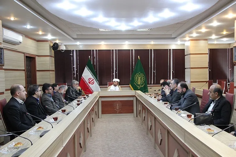 چراغ فروزان انقلاب خاموش ناشدنی است/ تزریق افکار نامبارک به جامعه در قالب طنز