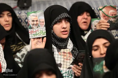 دیدار هزاران تن از مردم قم با رهبر انقلاب