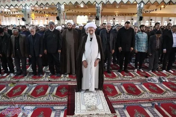 نماز جمعه ساری در مصلای امام خمینی(ره)
