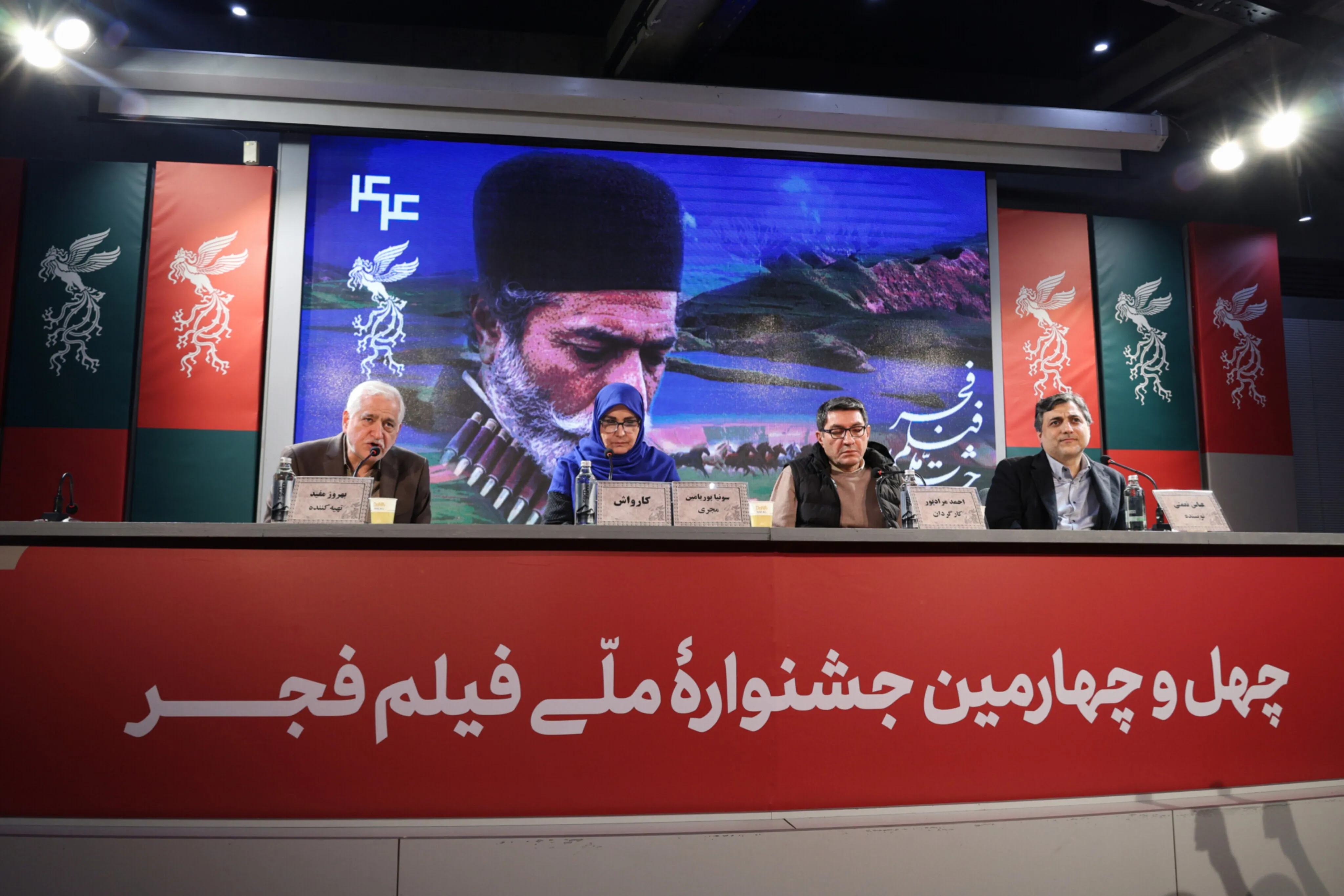 باید پاسدار حرمت شهدا باشیم