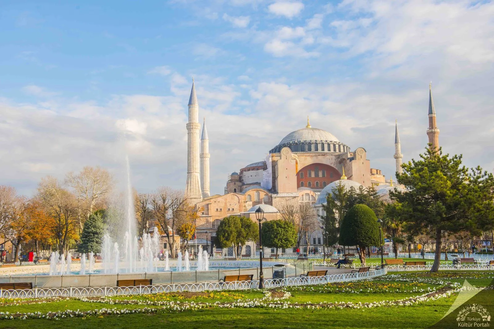 Türkiye'de dini değerlere saldıran kişi gözaltında