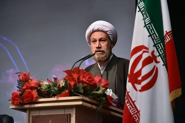 شیراز به‌عنوان یكی از شهرهای مهم جهان اسلام جلوه‌گری كند