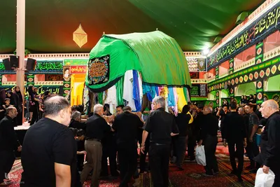 آیین ۳۰۰ ساله نخل‌گردانی در زواره اردستان