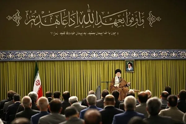 قائد الثورة يشيد بالمصادقة على قانون حماية الأسرة في البرلمان الايراني