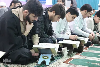 محفل بزرگ انس باقران کریم همزمان با سالگرد پیروزی انقلاب اسلامی ایران در ملایر