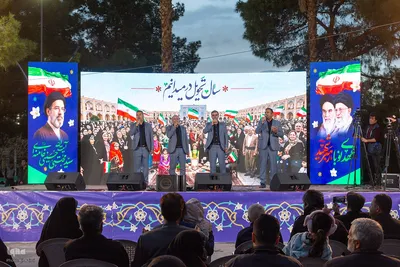 تحویل سال ۱۴۰۵ در گلستان شهدای اصفهان