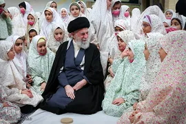 جشن تکلیف دختران دانش‌آموز در حسینیه امام خمینی(ره)