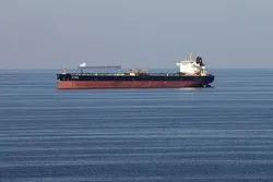 سعودی عرب کے ساحل پر ایرانی آئل ٹینکر میں آگ لگ گئی