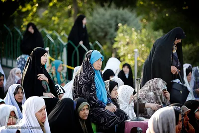 اقامه نماز عیدسعید فطر در امام زادگان پنج تن(ع) لویزان