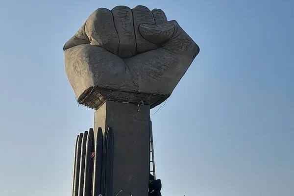 Gazze’de “ Direniş Günü” anıtı tamamlandı
