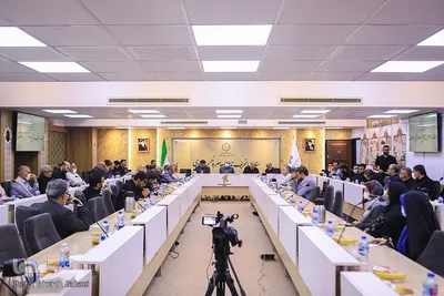 نشست هم‌اندیشی ناشران و نویسندگان انقلاب