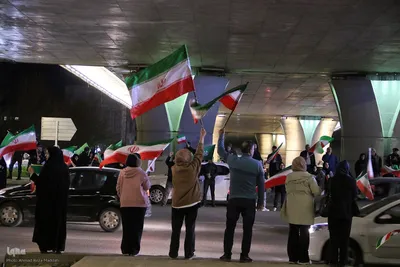تداوم تجمع شبانه شیرازی در بیعت با رهبری همراه با فرمانده شهید