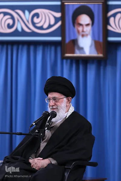 دیدار مسئولان نظام و میهمانان کنفرانس وحدت اسلامى‌ با رهبر انقلاب