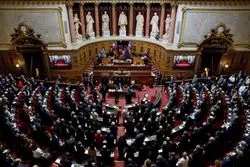 Séparatisme : le Sénat veut interdire les drapeaux étrangers dans les mariages