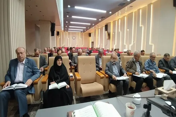 جلسه تفسیر قرآن ویژه مدیران اجرایی آذربایجان‌شرقی
