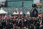 نخل‌برداری یزدی‌ها در تشییع رهبر شهید + عکس