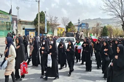 تشییع پیکر پاک شهدای ناوشکن دنا در خرم‌‌آباد