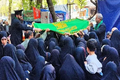 زیر سایه خورشید