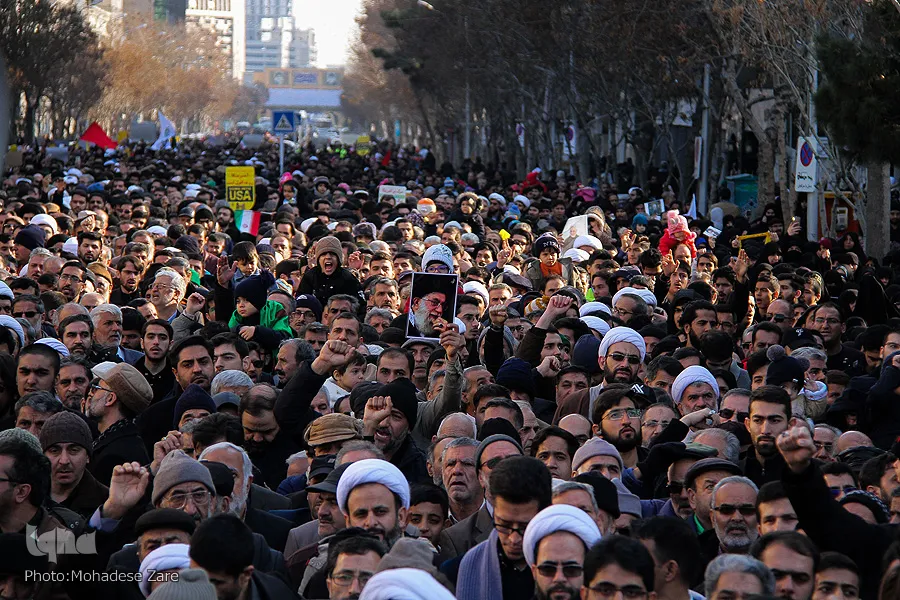 فیلم/ استقبال و تشییع پیکر سپهبد سلیمانی در مشهد