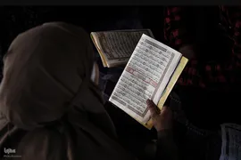دختران غزه به تحصیل در رشته قرآن و حفظ ادامه می دهند