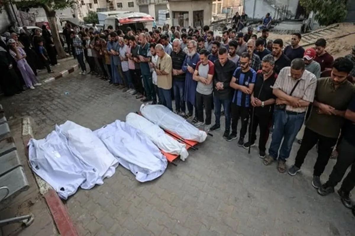 غزہ میں اسرائیلی بمباری، نمازیوں نے نماز جنازہ ادا کی
