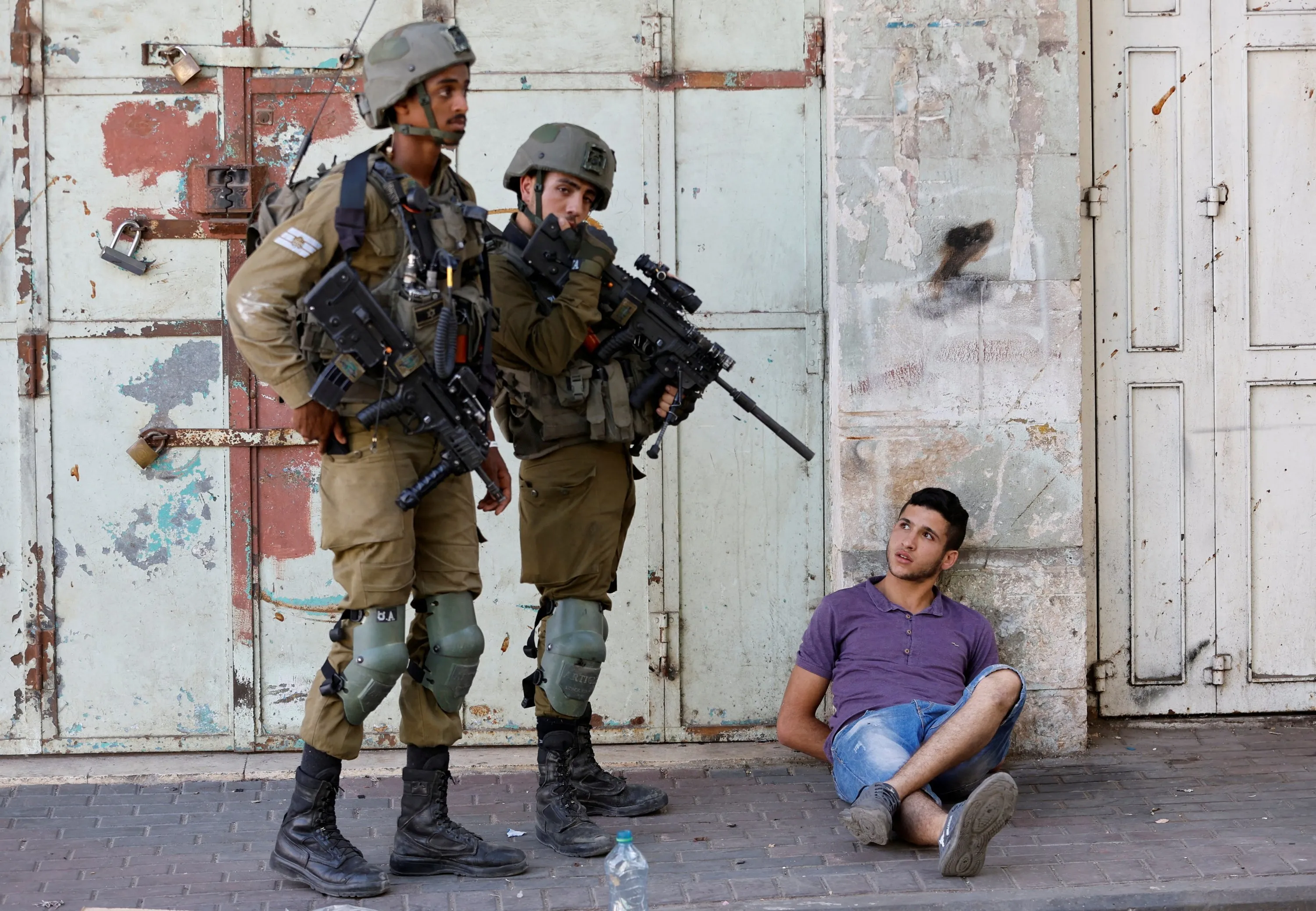 Israele ha ucciso “sommariamente” 11 uomini davanti alle loro famiglie, afferma l’ONU